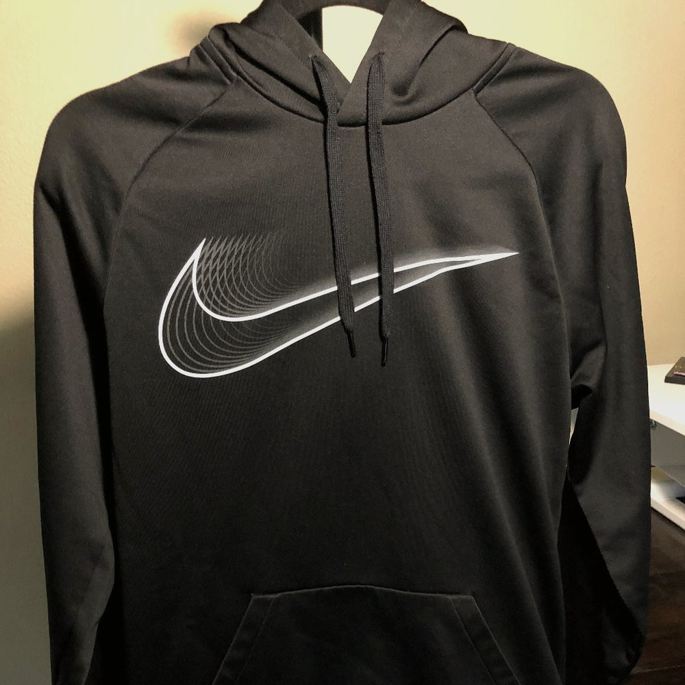 Nike Men's Therma-Fit Graphic Swoosh Hoodie Black